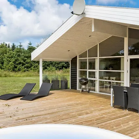 Pet Friendly In With Wifi Holiday home