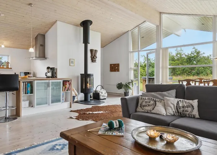 Pet Friendly In With Wifi Holiday home